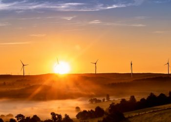 Sonne und Wind gehören zu den heute zu den wichtigsten Energieträgern