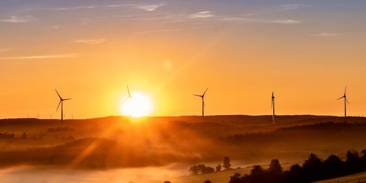 Sonne und Wind gehören zu den heute zu den wichtigsten Energieträgern