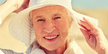 Heat doesn’t have to be a risk – if you know how to protect yourself. By taking precautions early on, watching out for warning signs and using modern aids where necessary, you can enjoy the summer even in old age. Credit: Shutterstock