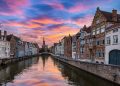 Brugge, Westflandern: Die belgische Stadt im Nordwesten des Landes zeigt mit dem Projekt „Dementievriendelijk Brugge“, wie gelebte Inklusion und Lebensqualität im urbanen Raum aussehen können. Foto: Shutterstock