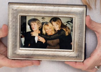 Sophie Rosentreter (rechts) mit ihrer Mutter Katrin und Großmutter Ilse: Die Demenz-Erkrankung von "Omi Ilse" überfordert die Familie Rosentreter. Heute entwickelt Sophie Rosentreter Lösungen für die Pflege und den Umgang mit Demenz. Credit: Katrin Schöning/Sophie Rosentreter