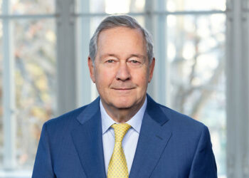 Unser Interviewpartner: Der österreichische Rheumatologe und Immunologe Prof. Dr. Josef Smolen. Er leitete die internationale Arbeitsgruppe aus 50 ExpertInnen, um die Therapieempfehlungen für rheumatoide Arthritis zu aktualisieren. (Credit: MedUni Wien/feelimage)