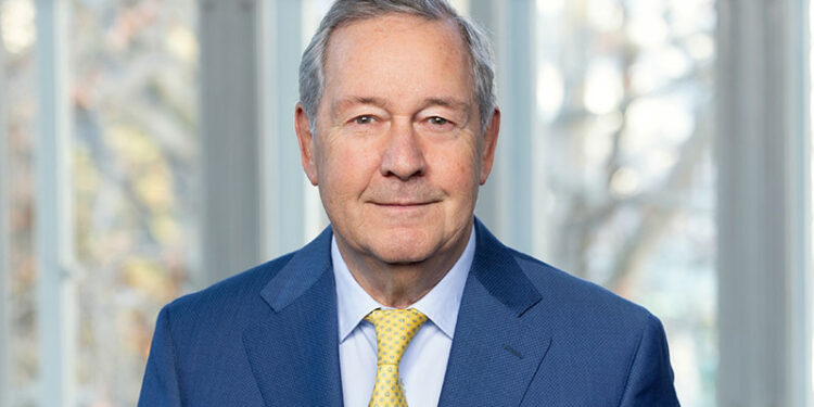 Unser Interviewpartner: Der österreichische Rheumatologe und Immunologe Prof. Dr. Josef Smolen. Er leitete die internationale Arbeitsgruppe aus 50 ExpertInnen, um die Therapieempfehlungen für rheumatoide Arthritis zu aktualisieren. (Credit: MedUni Wien/feelimage)