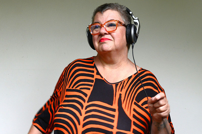 Seit kurzem ist Sonja Schiff auch als DJ VintageVenus buchbar: "Musikerinnerung ist eine der kraftvollsten Erinnerungsformen überhaupt." Credit: Rochus Gratzfeld