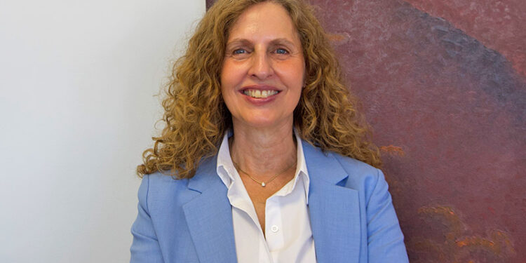 Unsere Interviewpartnerin. Stefani Gromes, Rechtsanwältin aus Darmstadt und spezialisiert auf die Schnittstelle von Familien- und Sozialrecht. Credit: Kanzlei Gromes