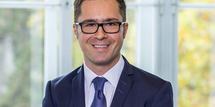 Unser Interviewpartner: Neurologe und Schlafmediziner Prof. Stefan Seidel (Credit: F.Matern_MUW)